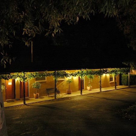 Burra Motor Inn Bagian luar foto