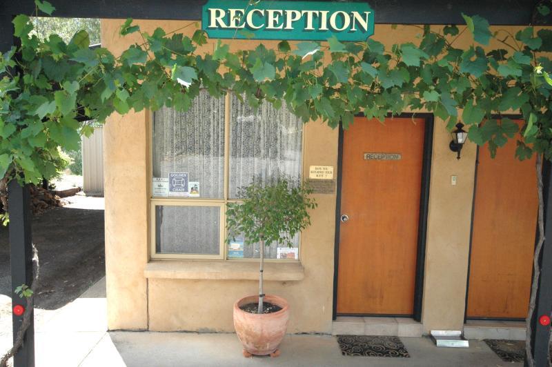 Burra Motor Inn Bagian luar foto